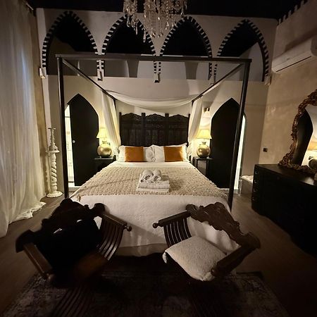 Les Chambres De Amelie B&B Bologna Bagian luar foto
