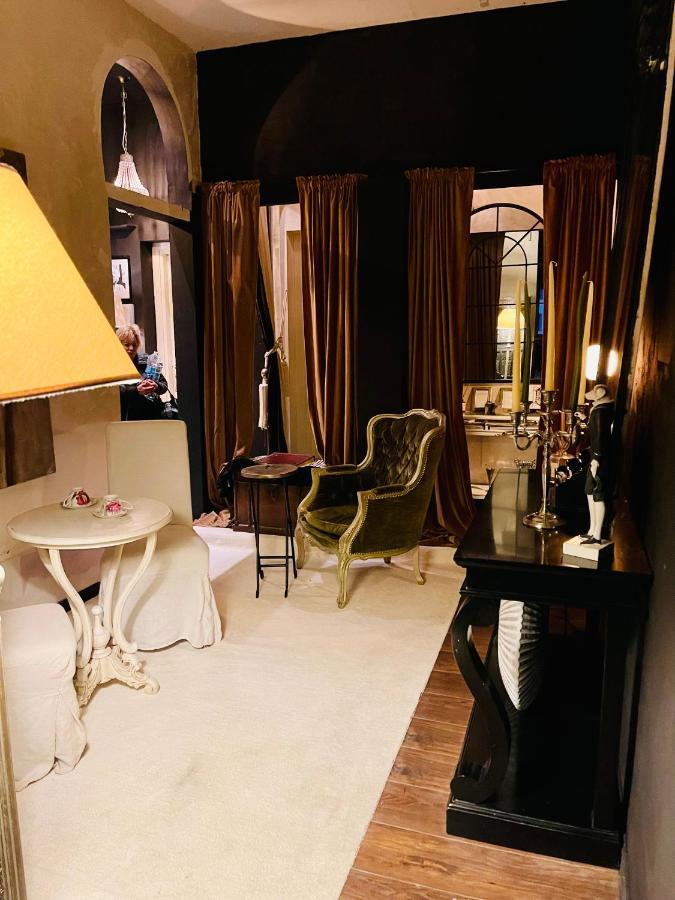 Les Chambres De Amelie B&B Bologna Bagian luar foto