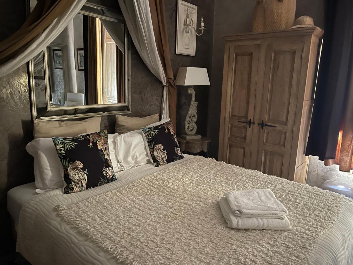 Les Chambres De Amelie B&B Bologna Bagian luar foto