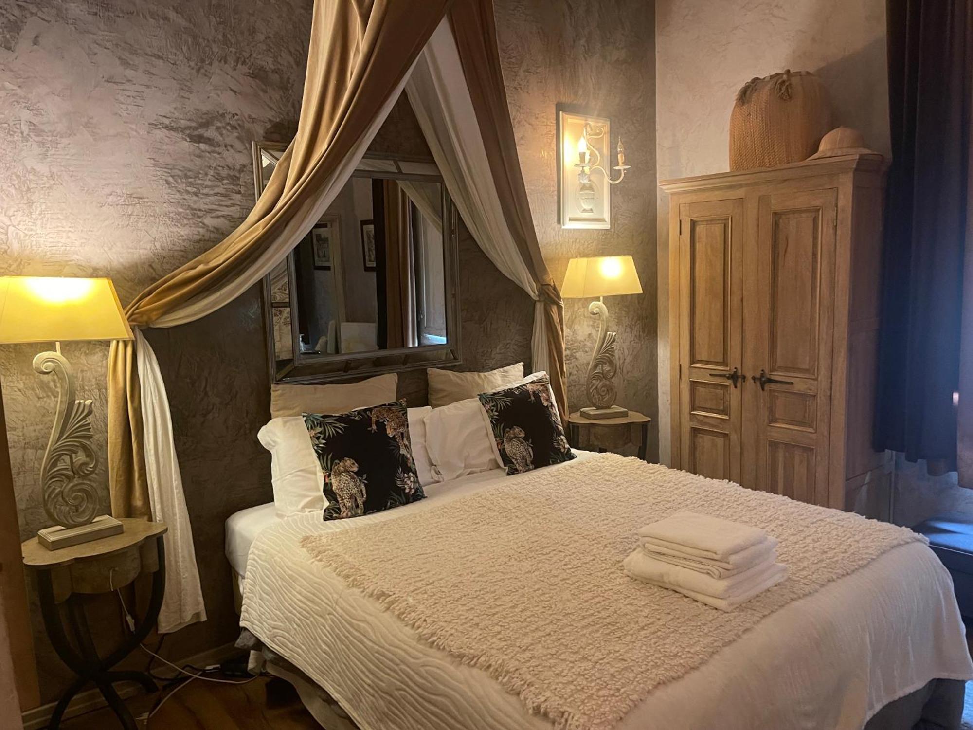 Les Chambres De Amelie B&B Bologna Bagian luar foto