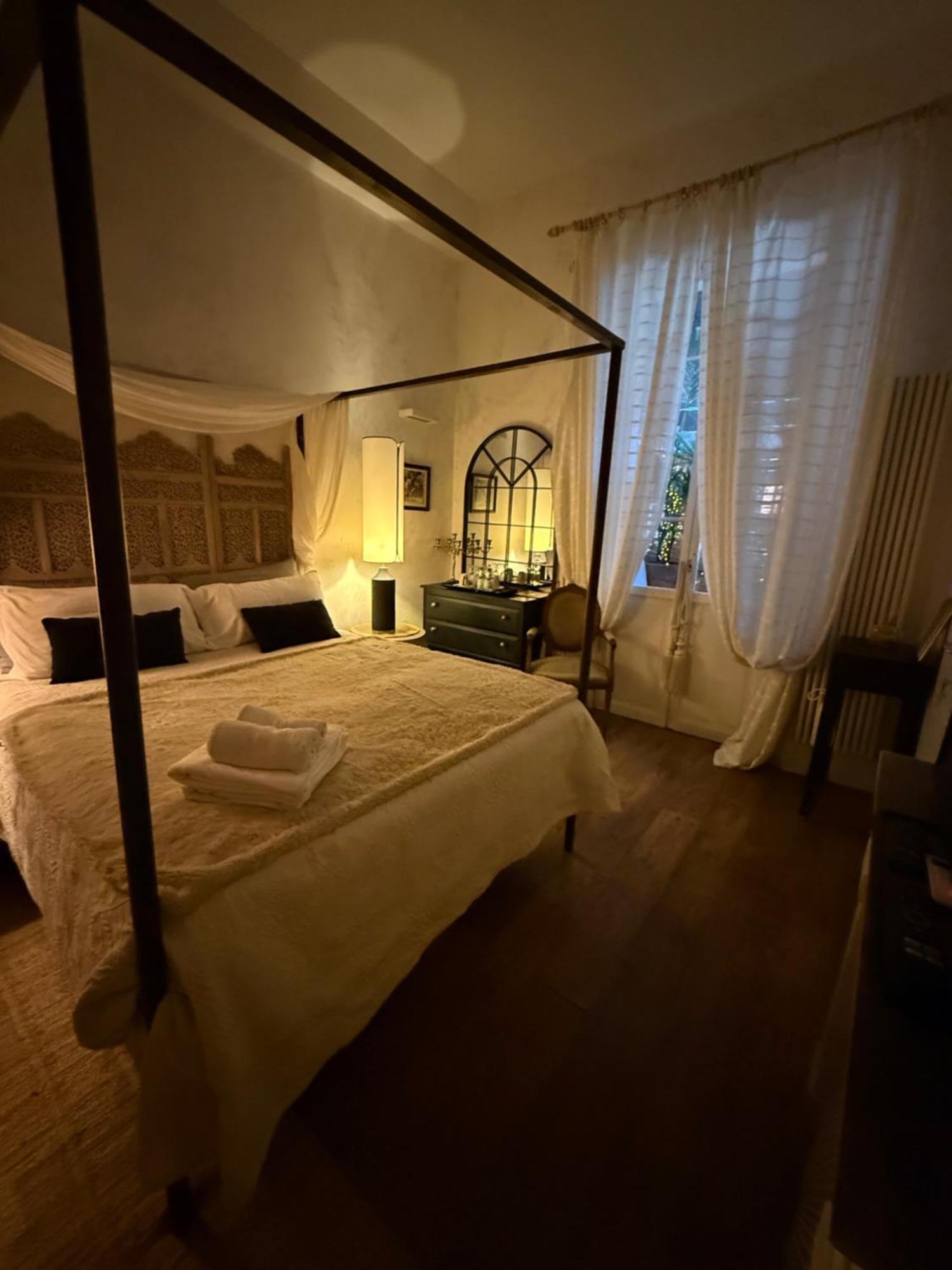 Les Chambres De Amelie B&B Bologna Bagian luar foto