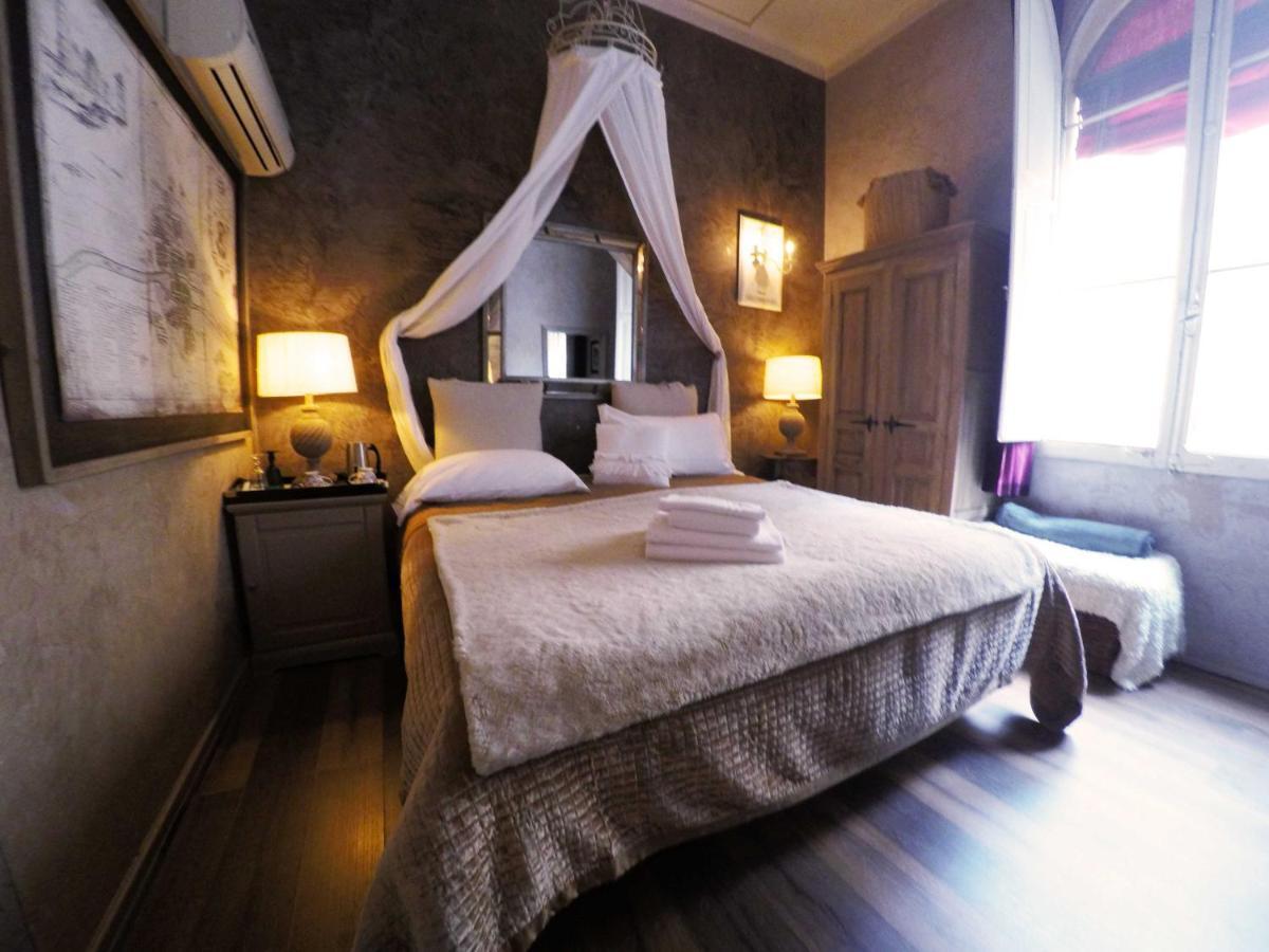 Les Chambres De Amelie B&B Bologna Bagian luar foto